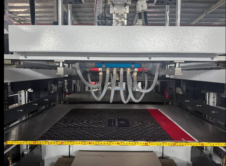 LY-DS650 Полностью автоматическая машина для высечки (без точки подключения, только для серой доски)/Машина для высечки