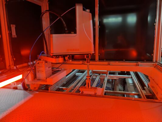 ПЛК с интерфейсом сенсорного экрана Автоматическая машина для позиционирования Автоматическая скорость производства 35-45 штук в минуту